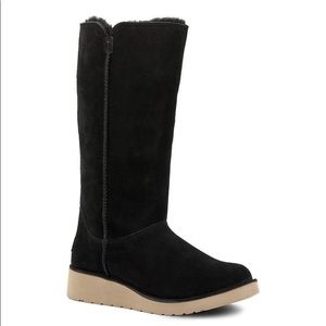 Koolaburra by Ugg slim tall boot